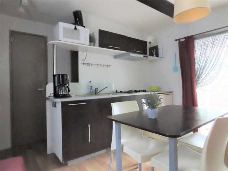 רוקברון-סור-ארז'נס Mobile Home 6-Pers Camping Lei Suves-Cotes D'Azur-Including Airco מראה חיצוני תמונה
