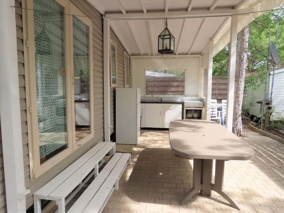 רוקברון-סור-ארז'נס Mobile Home 6-Pers Camping Lei Suves-Cotes D'Azur-Including Airco מראה חיצוני תמונה