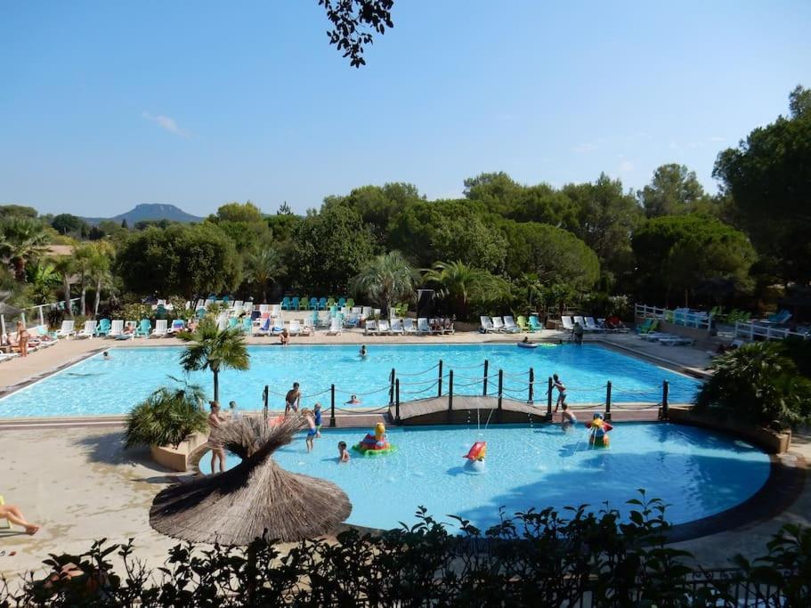 רוקברון-סור-ארז'נס Mobile Home 6-Pers Camping Lei Suves-Cotes D'Azur-Including Airco מראה חיצוני תמונה