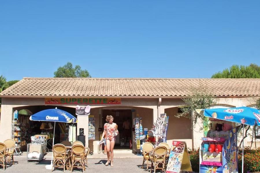 רוקברון-סור-ארז'נס Mobile Home 6-Pers Camping Lei Suves-Cotes D'Azur-Including Airco מראה חיצוני תמונה