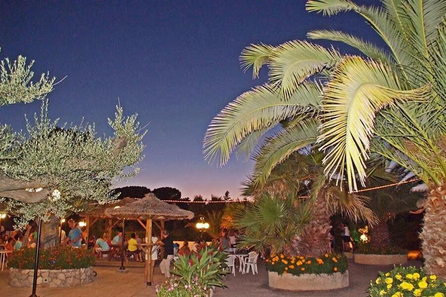 רוקברון-סור-ארז'נס Mobile Home 6-Pers Camping Lei Suves-Cotes D'Azur-Including Airco מראה חיצוני תמונה