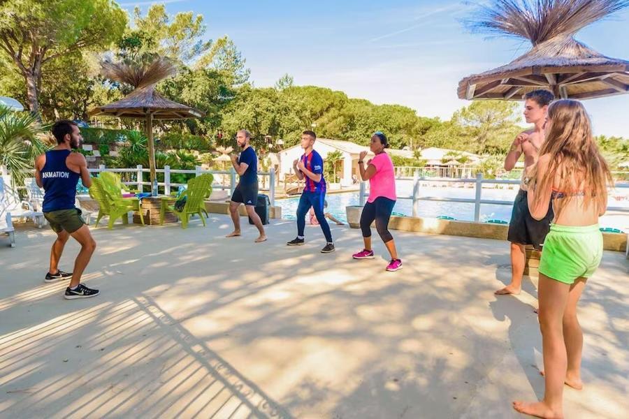 רוקברון-סור-ארז'נס Mobile Home 6-Pers Camping Lei Suves-Cotes D'Azur-Including Airco מראה חיצוני תמונה